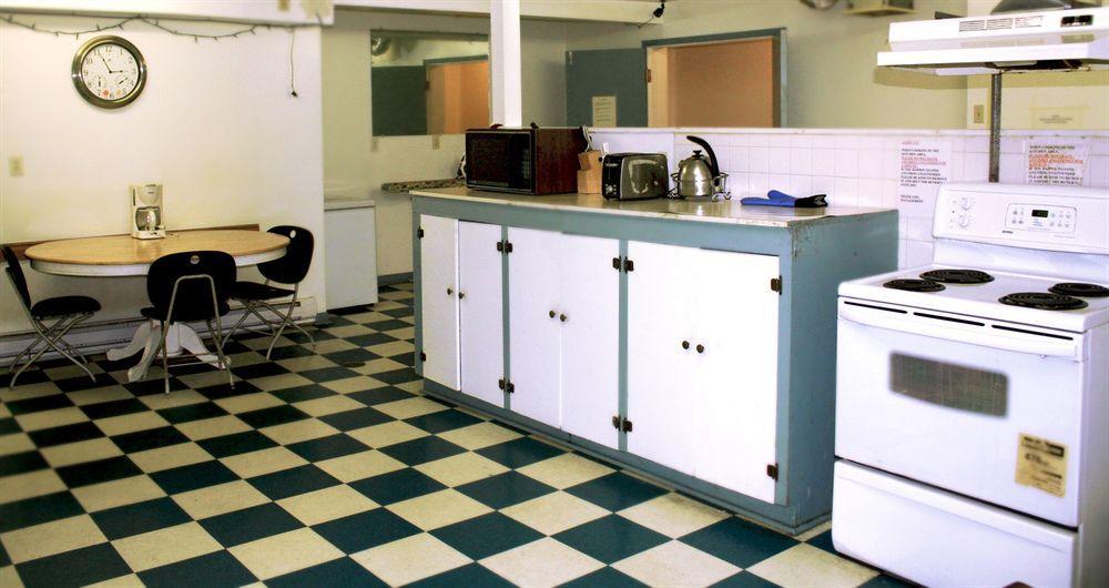 دارتموث Lake City Motel المظهر الخارجي الصورة