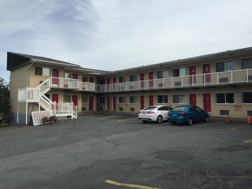 دارتموث Lake City Motel المظهر الخارجي الصورة