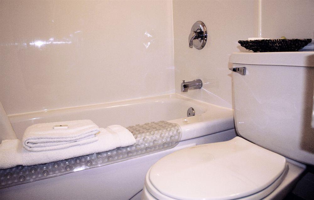 دارتموث Lake City Motel المظهر الخارجي الصورة