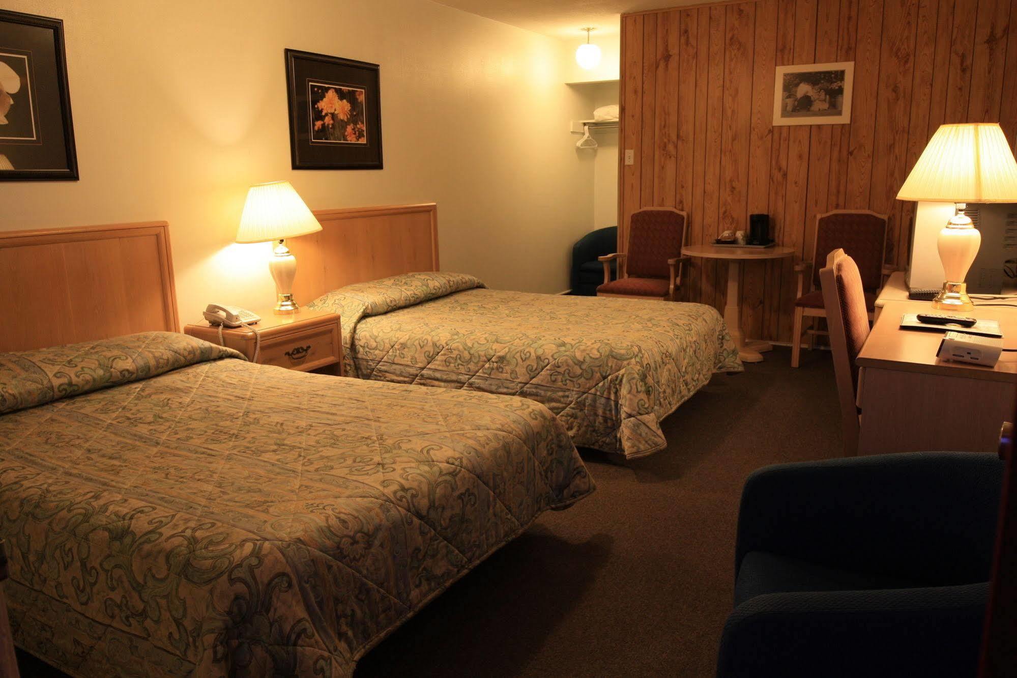 دارتموث Lake City Motel المظهر الخارجي الصورة