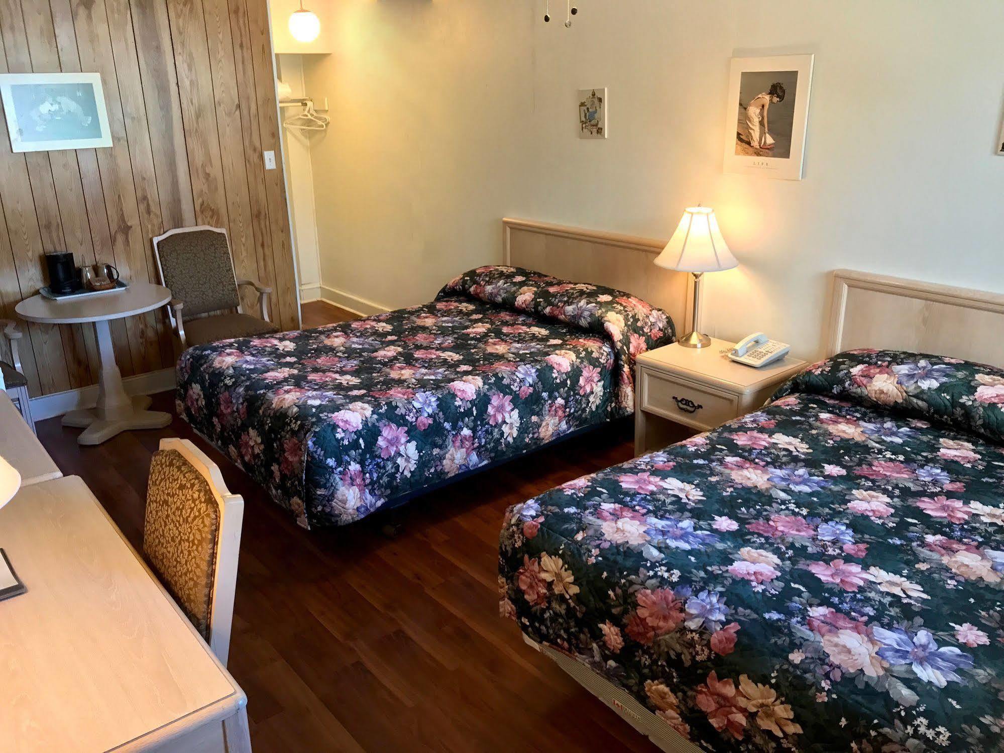 دارتموث Lake City Motel المظهر الخارجي الصورة