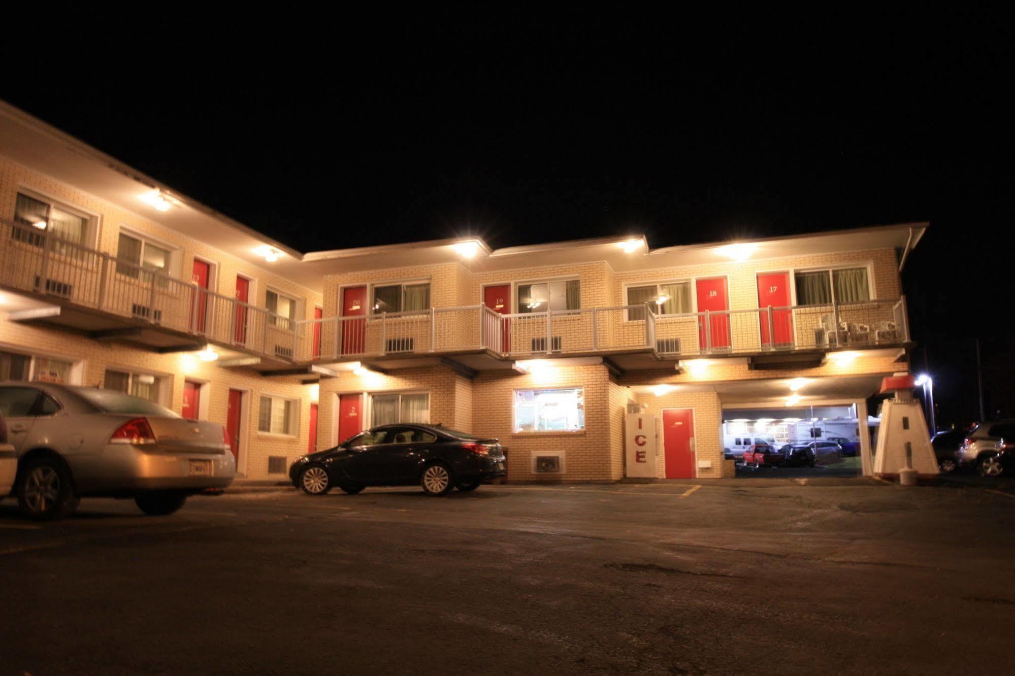 دارتموث Lake City Motel المظهر الخارجي الصورة