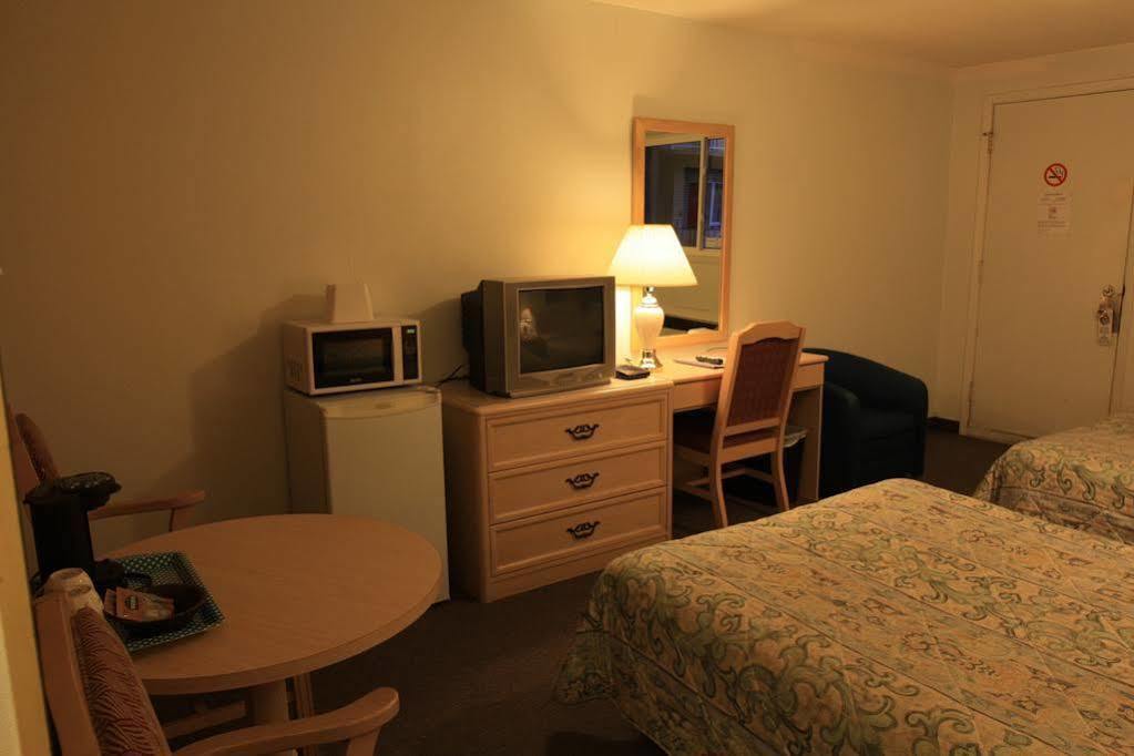 دارتموث Lake City Motel المظهر الخارجي الصورة