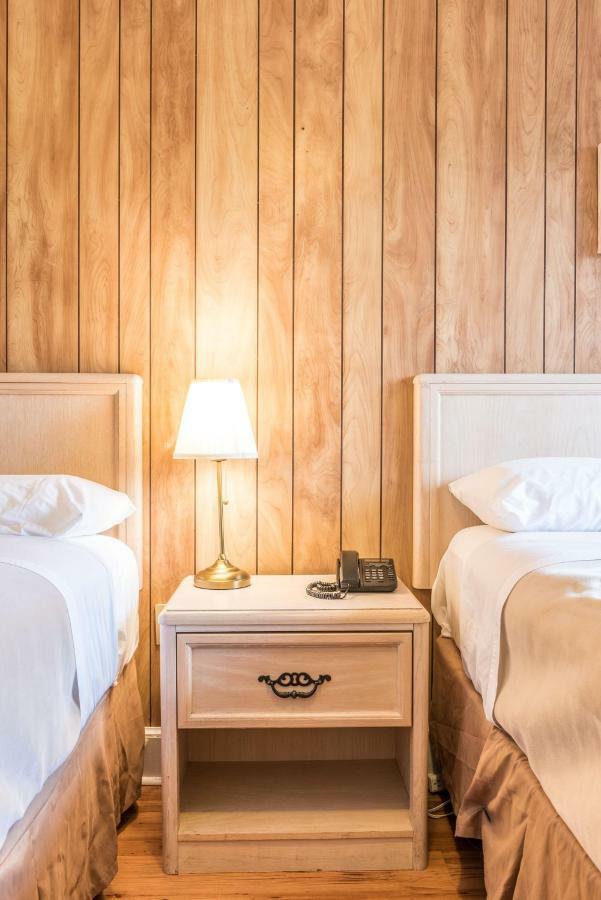 دارتموث Lake City Motel المظهر الخارجي الصورة