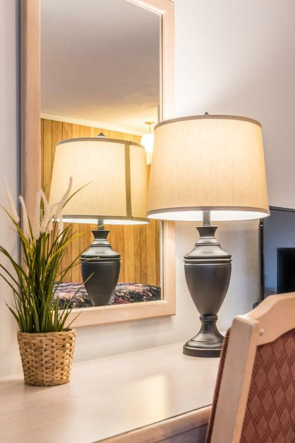 دارتموث Lake City Motel المظهر الخارجي الصورة